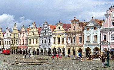 Main Square in Telc with its famous 16th century architecture. Southern Moravia, Czech Republic. Photo via Wikimedia Commons:Hans Weingartz