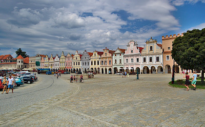 16th Century houses on Zacharias of Hradec Square in Telč, a UNESCO Site in southern Moravia, Czech Republic. Creative Commons:xkomczax