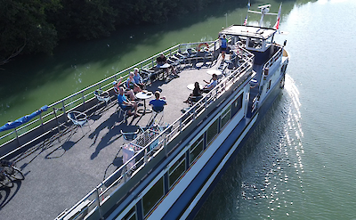 Sundeck  | Clair d’Etoile | Bike & Boat Tour