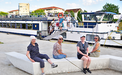 Guests outside the Clair d’Etoile in Chateau Thiery | Bike & Boat Tour