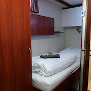 Bed and bathroom | Clair d’Etoile | Bike & Boat Tour