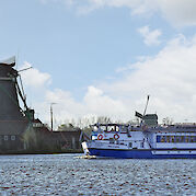 Sailing at the Zaanse Schans | Clair d’Etoile | Bike & Boat Tour