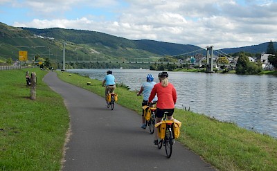 Mosel & Saar River Bike & Boat Tour in Germany