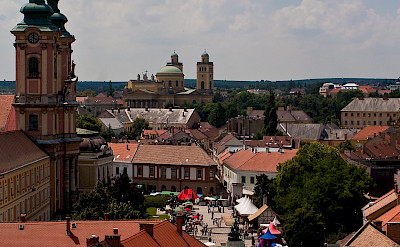 Shopping in Eger, Hungary. Photo via Flickr:hettie