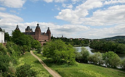 Pathway to the Schloss Johannisburg, Aschaffenburg, Germany. Unsplash@Axel Richter