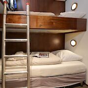 Bunk bed cabin | Mare Fan Fryslan | Bike & Boat Tour