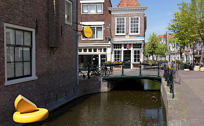 Lange Tiendeweg with 't Kaaswinkeltje in Gouda, South Holland, the Netherlands. CC:Michielverbeek