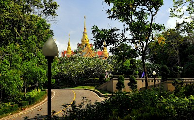 Golden temple in Ban Krut, Thailand bike tour. Unsplash@Boudewijn Huysmans