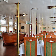 Dining area | Florentina | Bike & Boat Tour