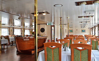 Dining area | Florentina | Bike & Boat Tour