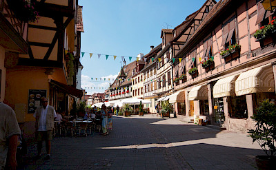 Lunch break in Obernai, Alsace Wine Route, France. Flickr:Rodrigue Romon