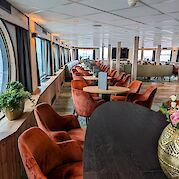 Spacious saloon | MS Princess | Bike & Boat Tour