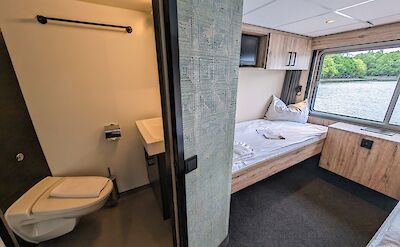 Twin cabin - Upper deck + Bathroom | MS Princess | Bike & Boat Tour