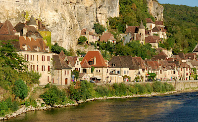 La Roque-Gageac along the Dordogne River. Flickr:Stephane Mignon 44.825797, 1.182502