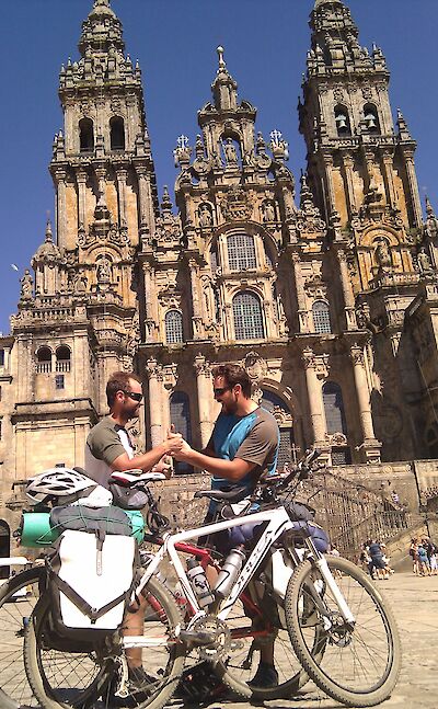 Many cyclists en route the Santiago de Compostela Bike Tour! Flickr:Teo Romera