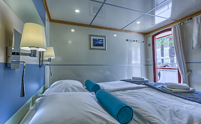Double Cabin - Above Deck - Melody - Bike & Boat Tours
