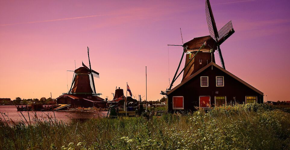Sunset at the Zaanse Schans near Zaandam, the Netherlands. Flickr:Moyan Brenn 