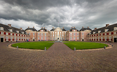 Paleis Het Loo is grand in Apeldoorn, the Netherlands. Creative Commons:Davidh820