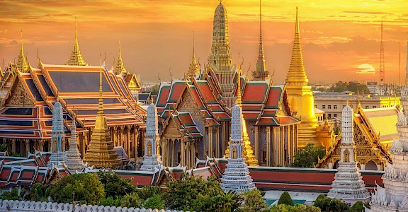 Sunset in Bangkok. Unsplash@SophiaIsabela