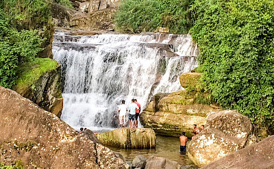 Waterfall in Kandy, Sri Lanka. Flickr:Catherine Poh Huaytan