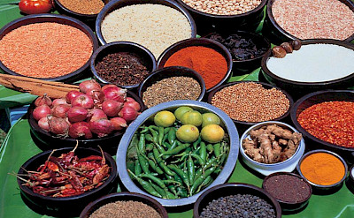 Spices and herbs galore in Sri Lanka! Flickr:Amila Tennakoon