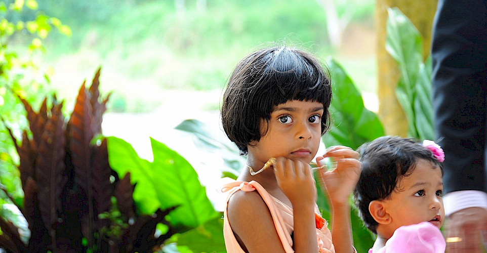 Children playing in Sri Lanka. Flickr:Guido Bramante