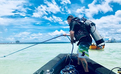 Diving boat, Panglao, Philippines. Unsplash@xavier summer