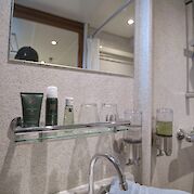 Bathroom amenities | Magnifique II | Bike & Boat Tour