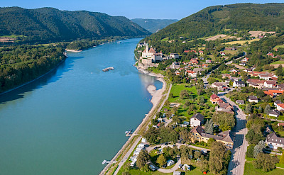 Danube River through the Wachau Valley vineyards. ©TO