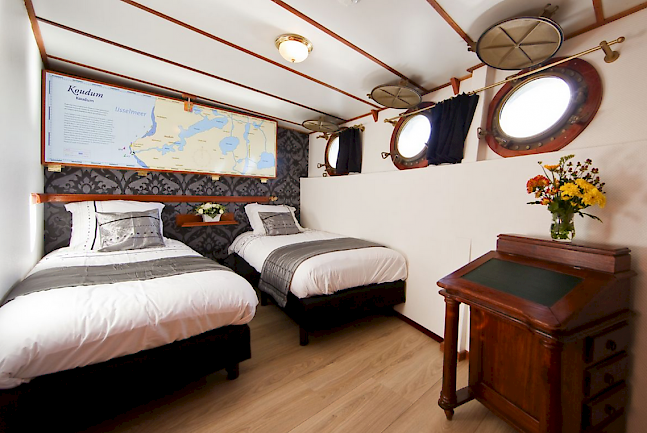 Comfortable twin cabin accommodation on the Magnifique.