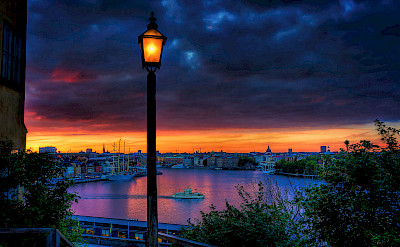 Sunset in Stockholm, nestled amongst 14 islands, Lake Mälaren and the Baltic Sea in Sweden. Flickr:Tobias Lindman