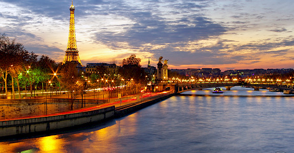 Eiffel Tower, Seine River, Paris, France. Flickr:James Whitesmith 48.854037835641094, 2.281787634756221