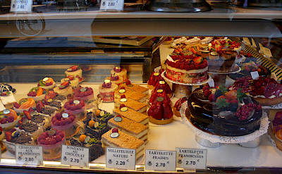 Boulangerie and Patisserie in Paris, France. Flickr:Yuichi Shiraishi