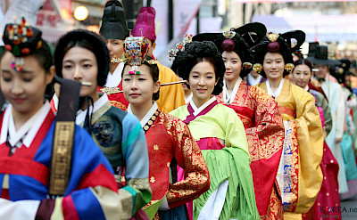 Lots of smiling faces in Seoul, South Korea. Photo via Flickr:Republic of Korea