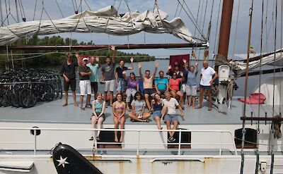 Group photo on the Elizabeth | Bike & Boat Tour