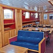 Lounge and dining area | Elizabeth | Bike & Boat Tour