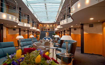 Atrium lounge - Primadonna - Bike & Boat Tours
