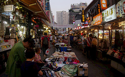 Market in Seoul, South Korea. Photo via Flickr:Andrian Perez