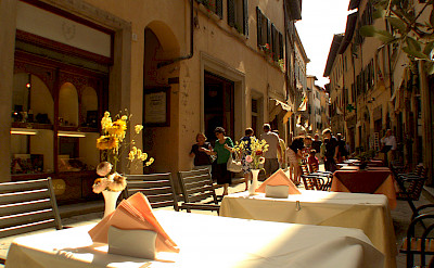 Shopping and dining in Cortona, Arezzo, Tuscany, Italy. Flickr:Stefano Costantini