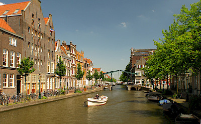 Oude Rijn in Leiden, the Netherlands. CC:Erik Zachte
