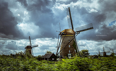 The windmill row in Kinderdijk, South Holland, the Netherlands. Flickr:Leonardo Angelini
