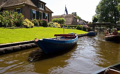 Giethoorn, Overijssel, the Netherlands. Flickr:piotr ilowiecki