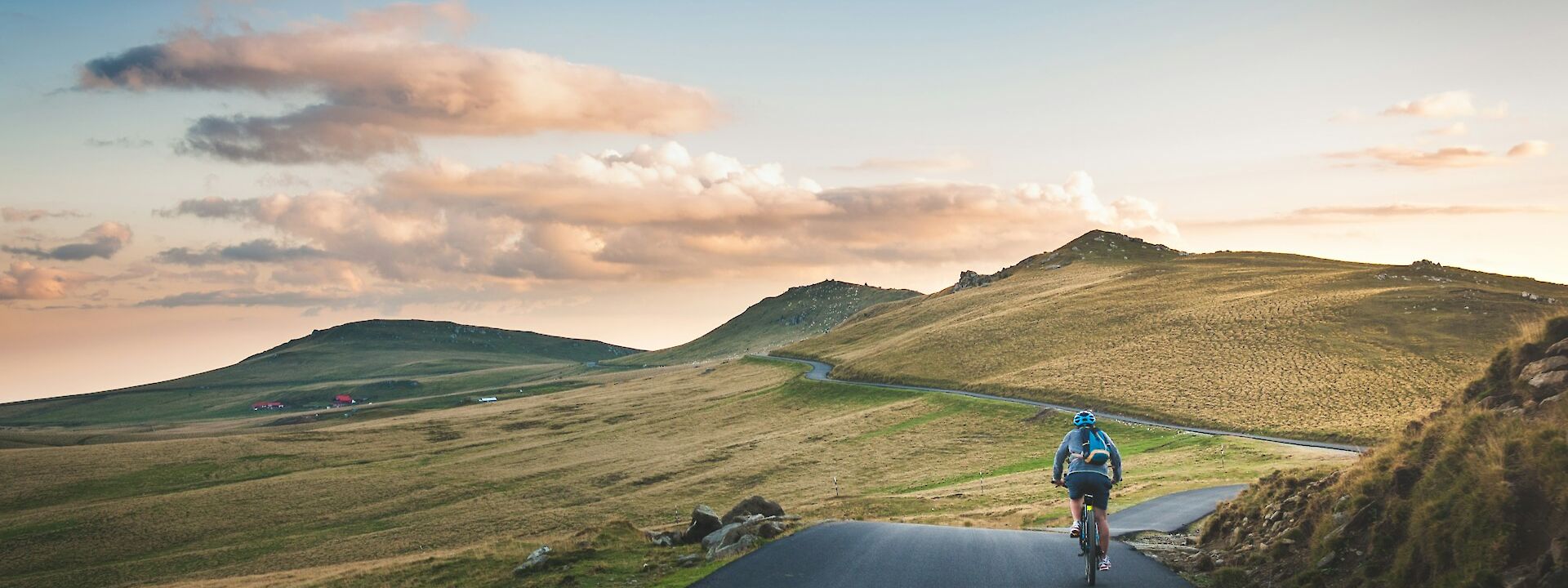 Road Biking Tours. Unsplash:David Marcu