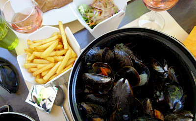 Moules frites in France! Flickr:sailn1