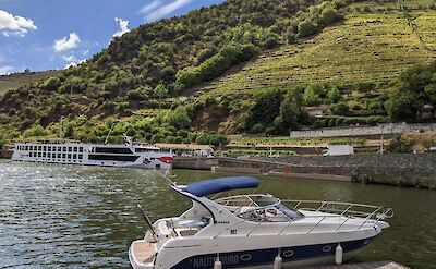 Motorboat in Pinh&atilde;o, Portugal. Unsplash@David Magalhaes