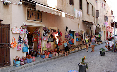 Shopping in L'lle Rousse on Corsica, part of France. Photo via Flickr:sylvain CITERNE 