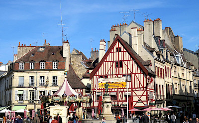 Festival in Dijon, France. Flickr:historical couple