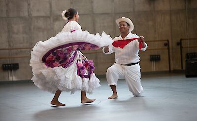 Traditional Colombian dance in Quimbaya. Flickr:KCBalletMedia