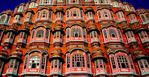 Palace of Winds or Hawa Mahal in Jaipur, Rajasthan, India. Photo via Flickr:Travis Wise 31.929441, 75.859090