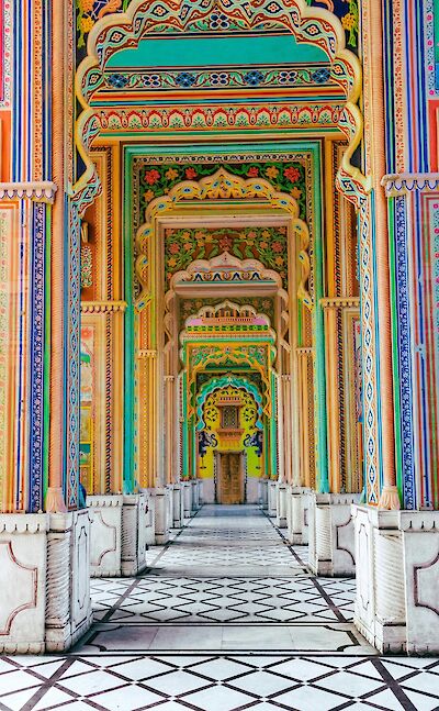 Multi-colored palace interior, Jaipur. Unsplash@Mayur Sable